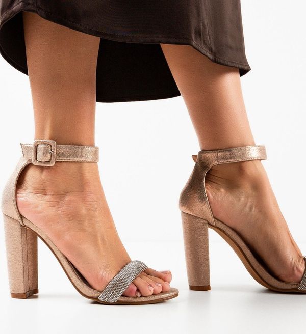 Mei Сандали на ток Hoover Златни