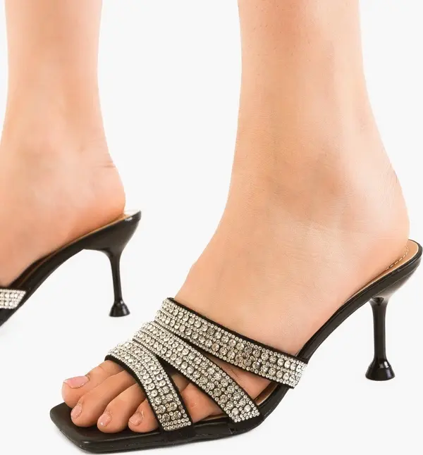 Ali Сандали на ток Inayah Черни