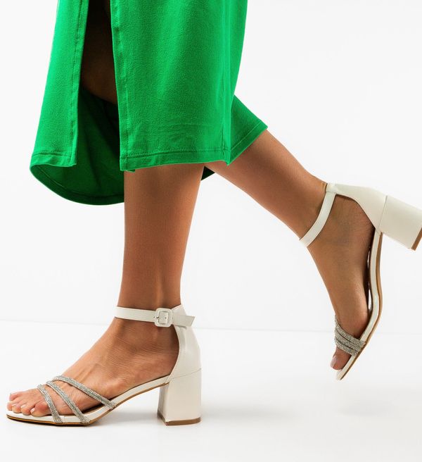 Ali Сандали на ток Irakliy Бели