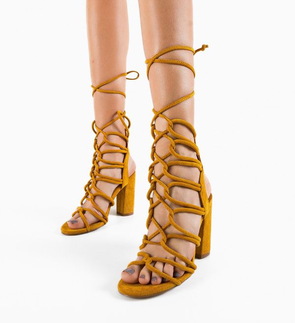 Botinelli Сандали на ток Jalka Жълти