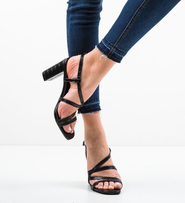 Ali Сандали на ток Jaya Черни