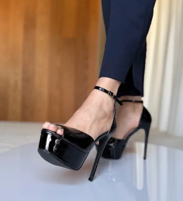 Botinelli Сандали на ток Jeany Черни