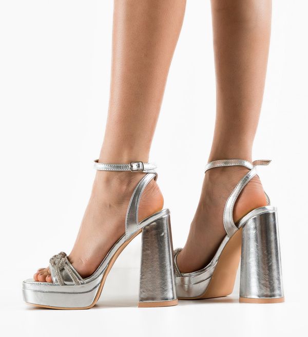 Ali Сандали на ток Julia Сребърни