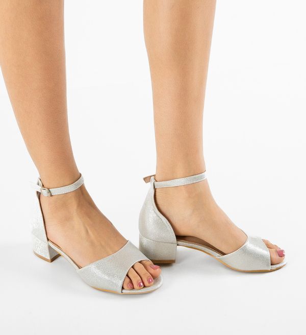 Mei Сандали на ток Julian Сребърни