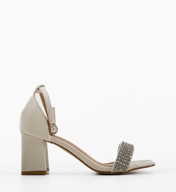 Ali Сандали на ток Karuna Бели