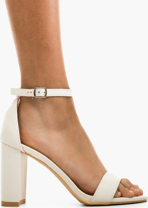 Ali Сандали на ток Kaya Бели