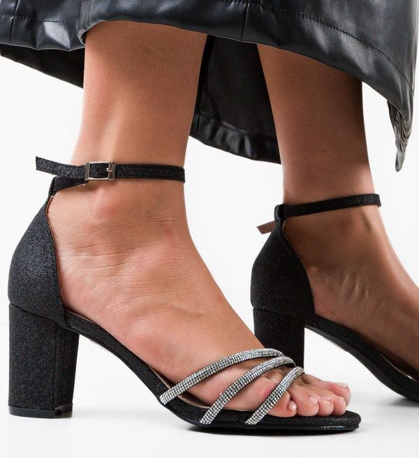 Tony Сандали на ток Kaya Черни