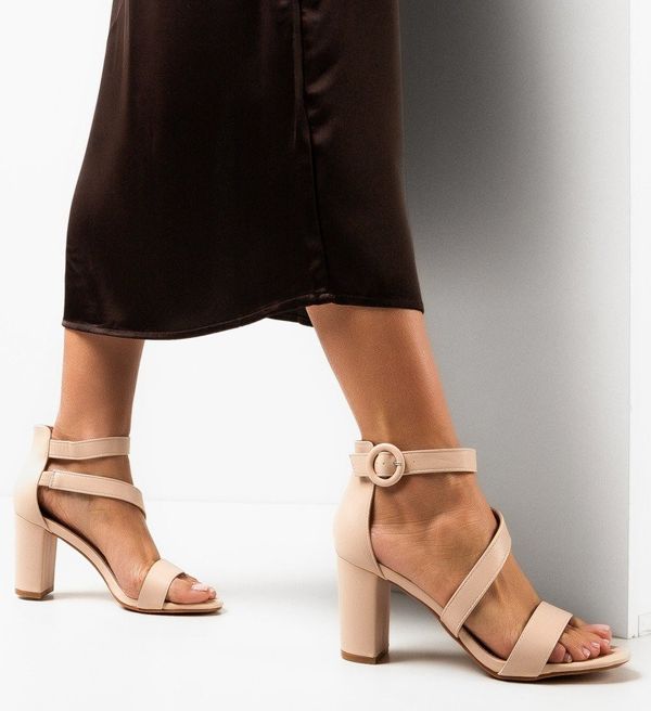 Mei Сандали на ток Kelemen Бежов