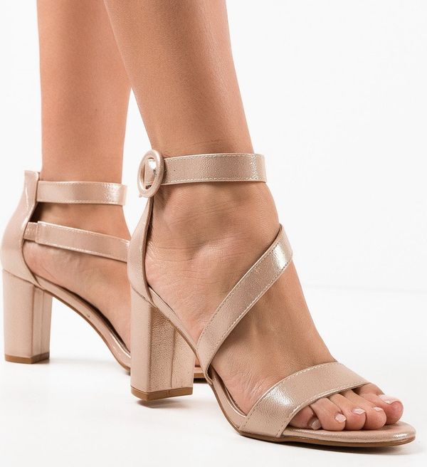 Mei Сандали на ток Kelemen Златни