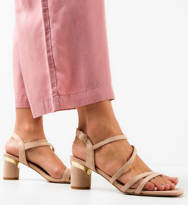 Botinelli Сандали на ток Klaz Бежов