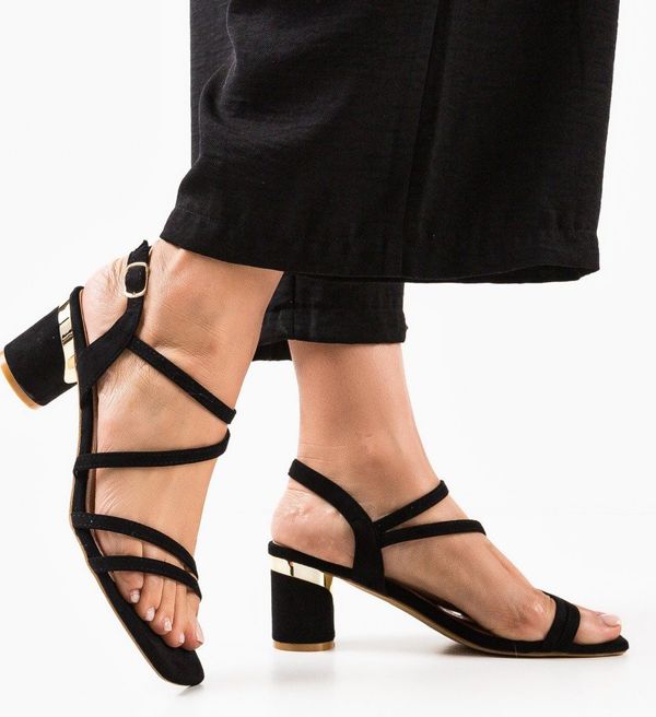 Botinelli Сандали на ток Klaz Черни