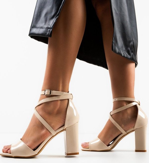 Hebe Сандали на ток Kozmine Бежов