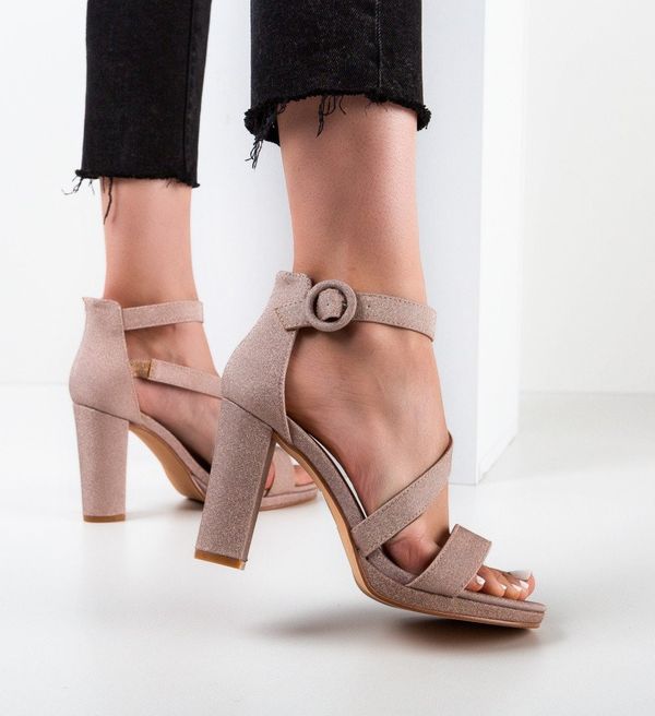 Mei Сандали на ток Kuweita Златни