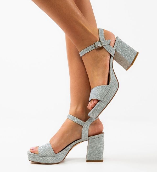 Ali Сандали на ток Laarni Сребърни