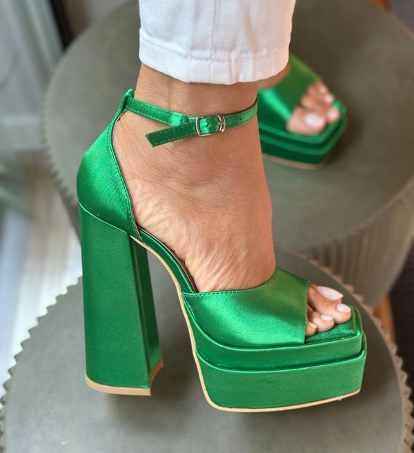 BOGDAN Сандали на ток Laverne Зелени