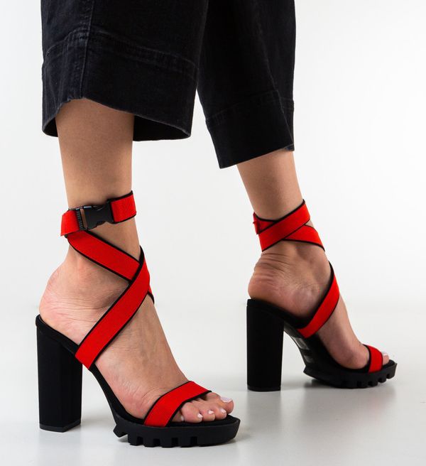 Botinelli Сандали на ток Lennon Червени