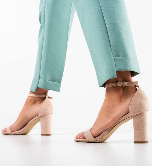 Botinelli Сандали на ток Lexi Бежов