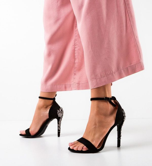 Ali Сандали на ток Loli Черни