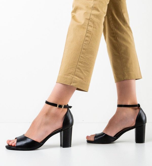 Carolie Сандали на ток Mahi Черни