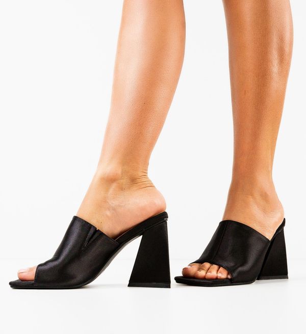 Ali Сандали на ток Makayl Черни