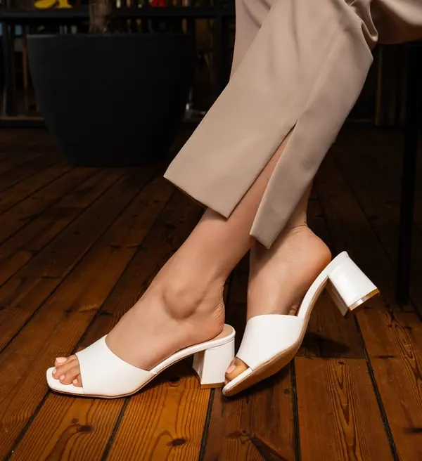 Ali Сандали на ток Marwa Бели