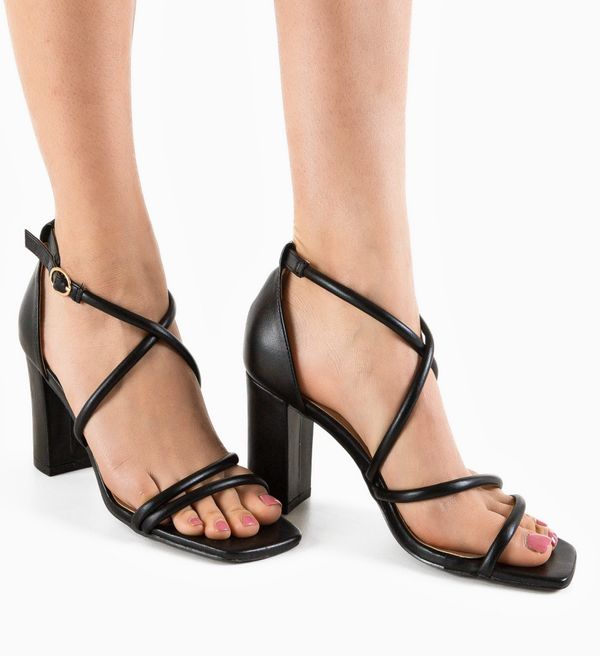 Ali Сандали на ток Mies Черни