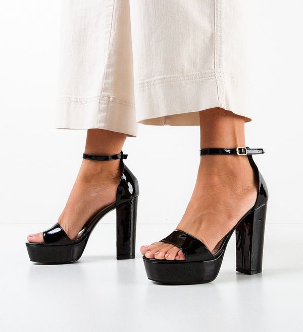 Ali Сандали на ток Mill Черни