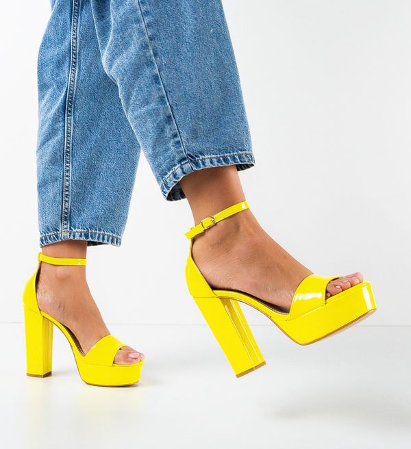 Ali Сандали на ток Mill Жълти