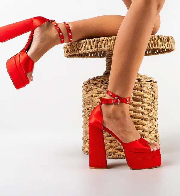 Carolie Сандали на ток Minin Червени