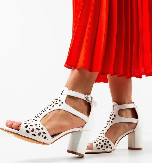 Mei Сандали на ток Minison Бели