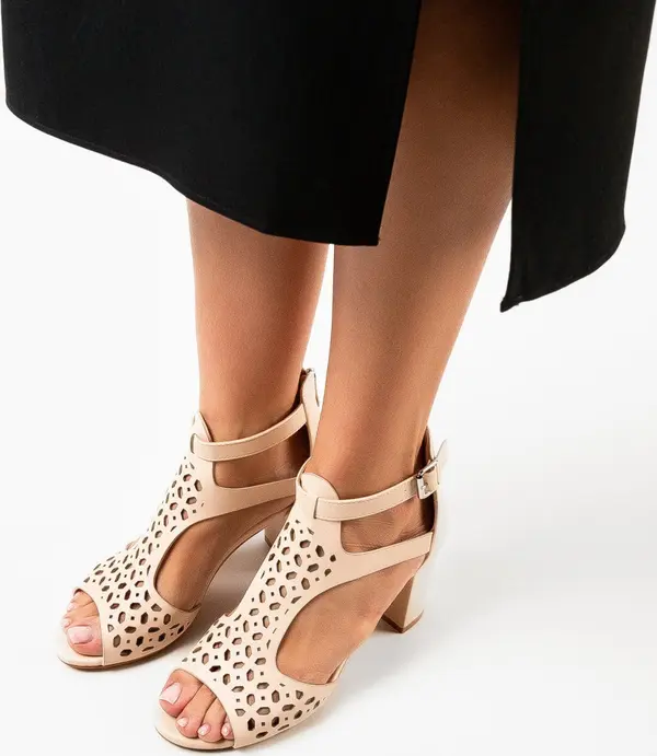 Mei Сандали на ток Minison Бежов