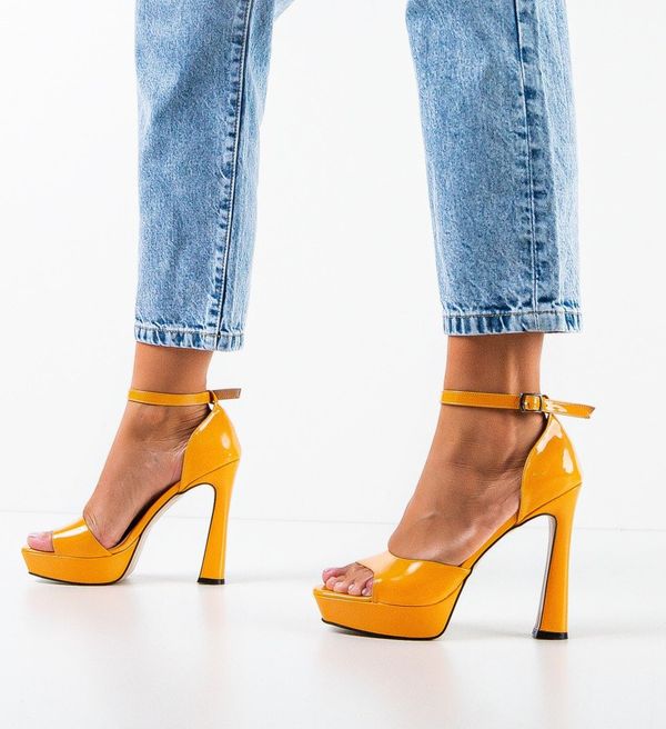 Wow Shoes Сандали на ток Nalaka 2 Оранжеви