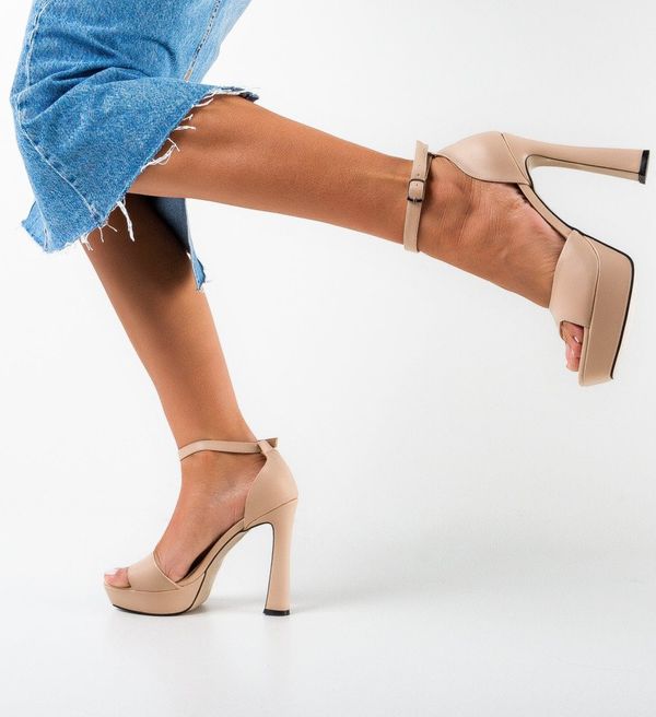 Wow Shoes Сандали на ток Nalaka Бежов