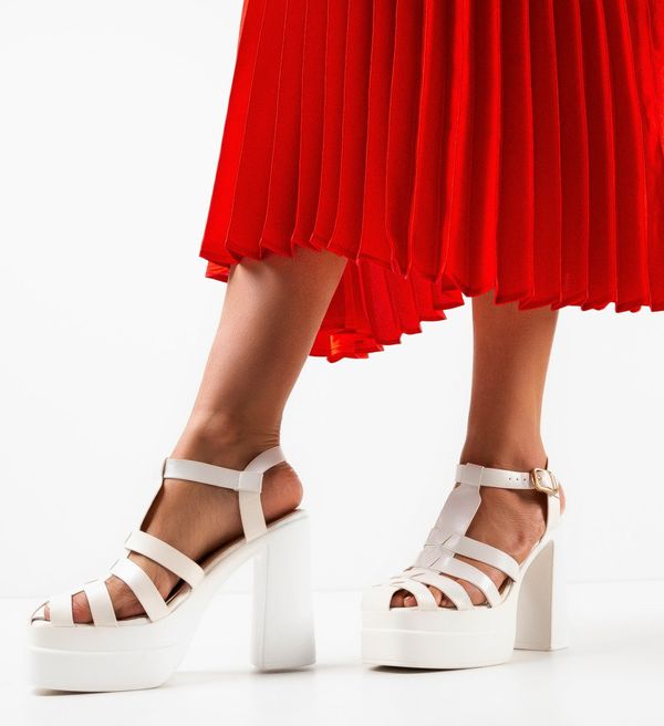 Botinelli Сандали на ток Natalia Бели