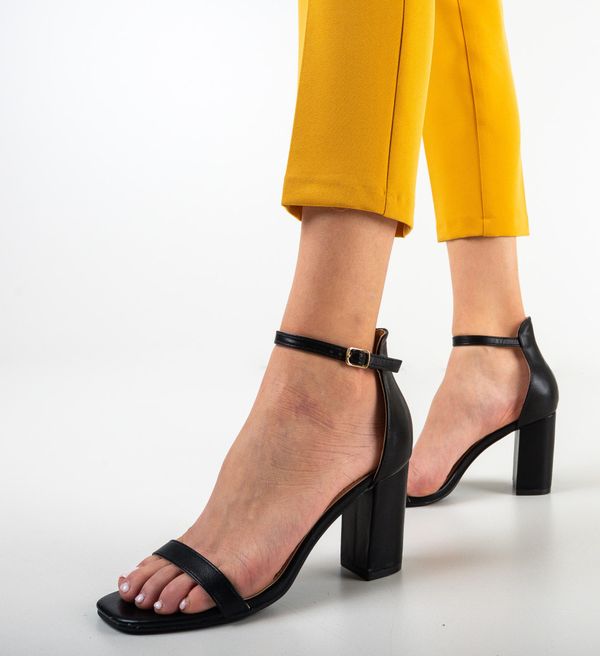 Ali Сандали на ток Neil Черни