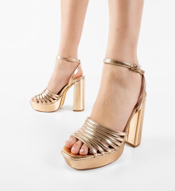 Ali Сандали на ток Odom Златни