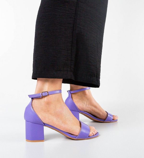 Botinelli Сандали на ток Okama Лилав