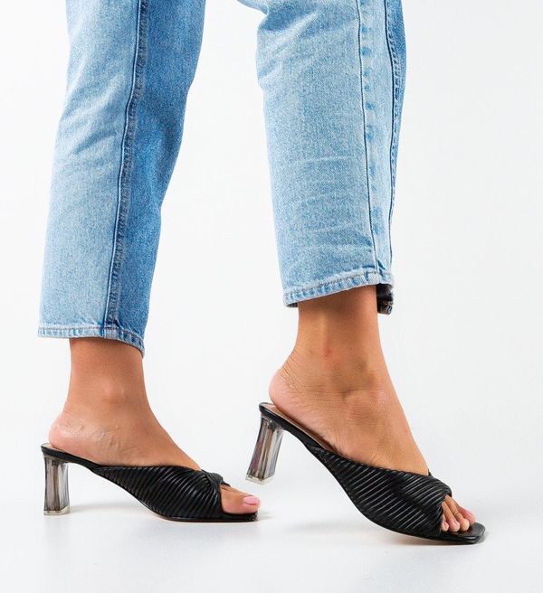 Botinelli Сандали на ток Oktor Черни