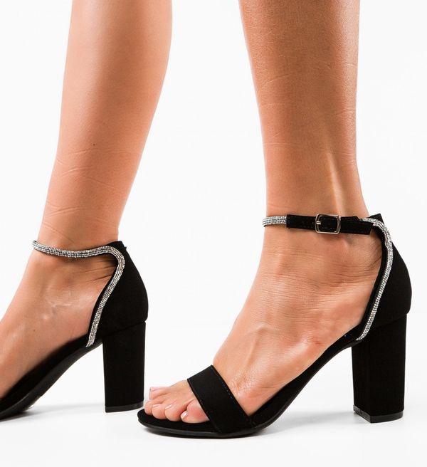 Mei Сандали на ток Olusola Черни