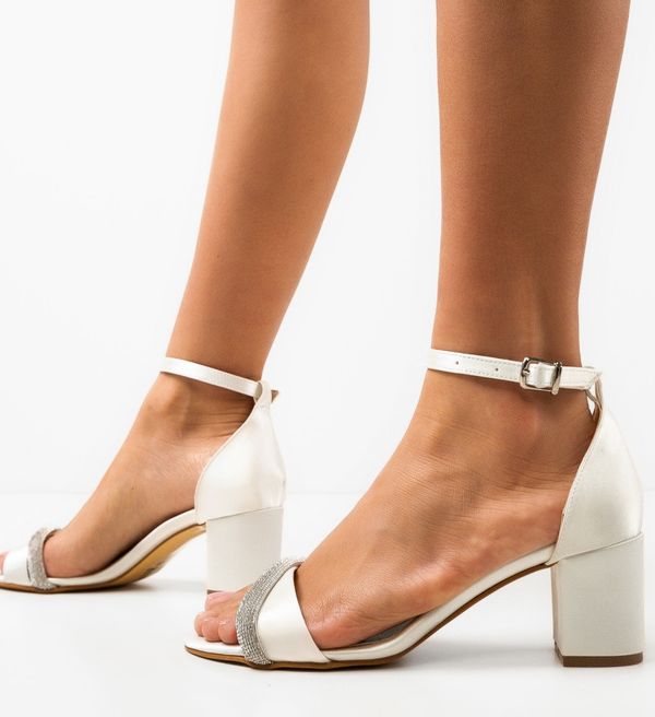 Wow Shoes Сандали на ток Orkestre Бели