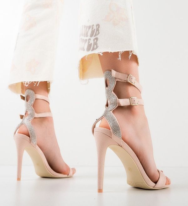 Ali Сандали на ток Orlaith Бежов