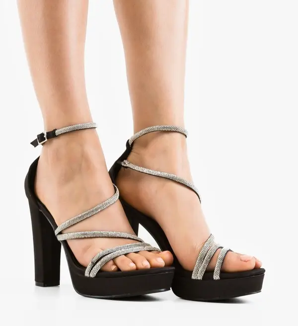 Tony Сандали на ток Osse Черни