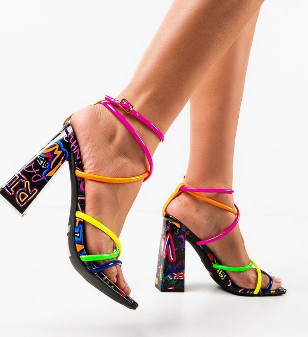 Mei Сандали на ток Paire Цветен