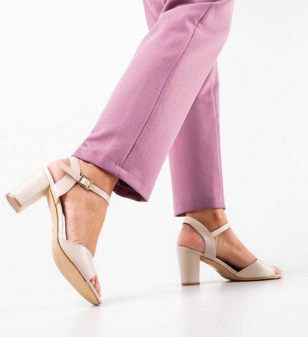 Botinelli Сандали на ток Parfume Бежов