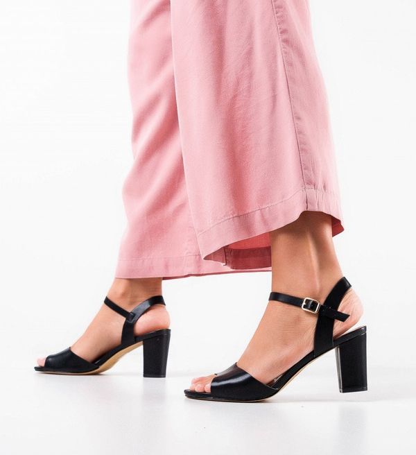 Botinelli Сандали на ток Parfume Черни