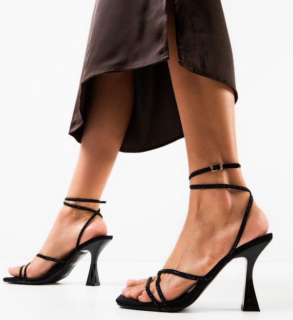 Botinelli Сандали на ток Park Черни