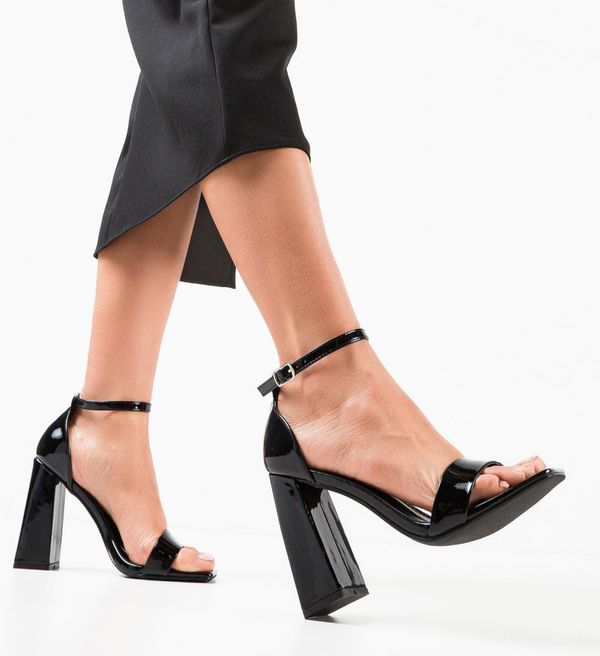 Mei Сандали на ток Pastev Черни