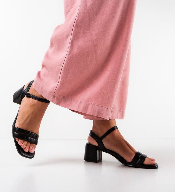 Angel Blue Сандали на ток Patel Черни