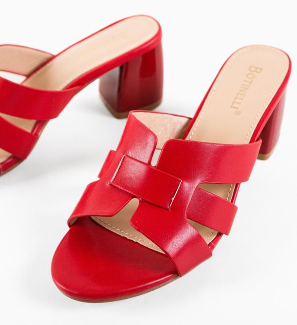 Botinelli Сандали на ток Peggie Червени