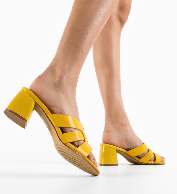 Botinelli Сандали на ток Peggie Жълти